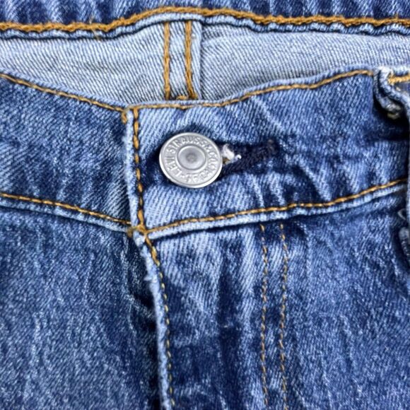 Levi's 505 Jeans Mens 36x32 Medium Wash Blue Denim Straight Leg Zip Fly Classic - Picture 4 of 12